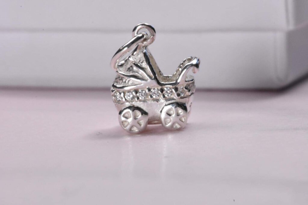 Halskæde med Barnevogn i Sølv