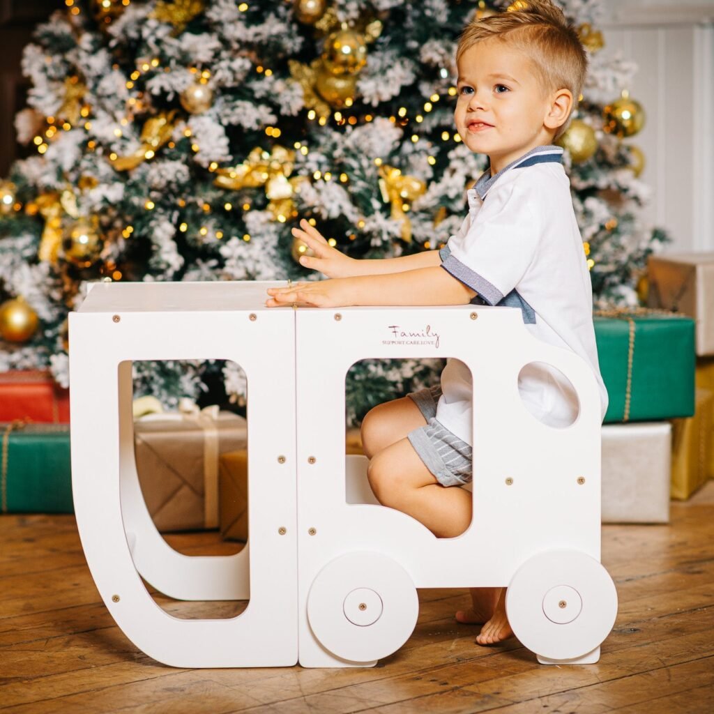 Køkkentrappe / montessori-læringstårn: bord, stol og trappe i ét til barn, hvid