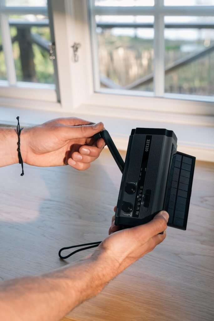 Nødradio AAA-batterier starter opladning af solceller og powerbank